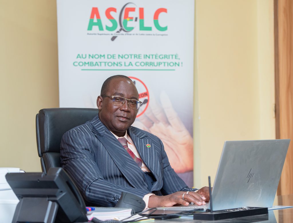 Le Contrôleur Général d’État